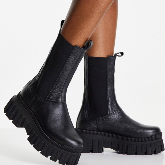 SOLD - ASOS DESIGN Addison premium chunky leather chelsea boots in black - Picture 5 of 8
